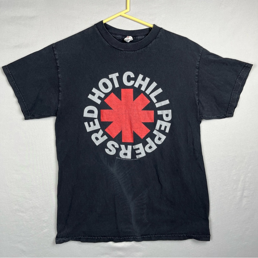 Red hot chili peppers shirt men’s medium 2006 alstyle distressed